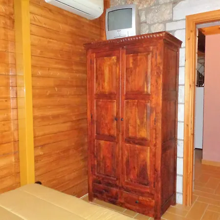 Menina Farm Kalamata Countryside Gospodarstwo wiejskie Perivolákia