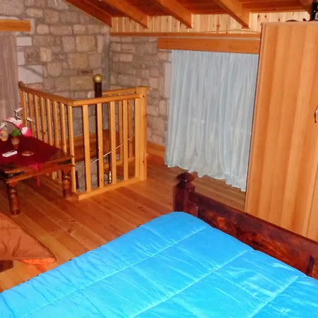 Menina Farm Kalamata Countryside Lantställe Perivolákia