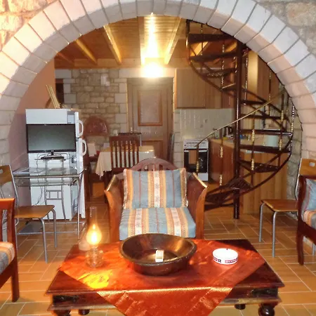 Menina Farm Kalamata Countryside Casa di campagna Perivolákia