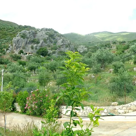 Menina Farm Perivolakia