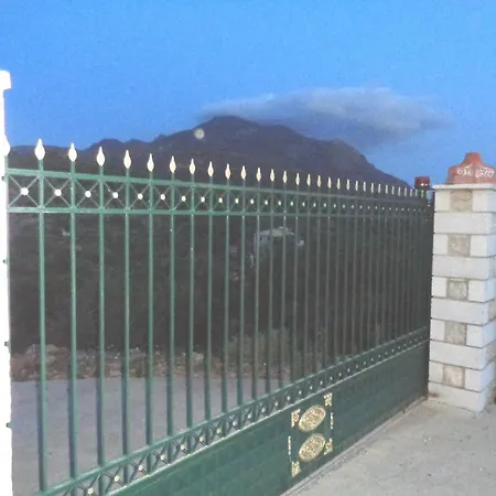 Menina Farm Kalamata Countryside 컨트리하우스