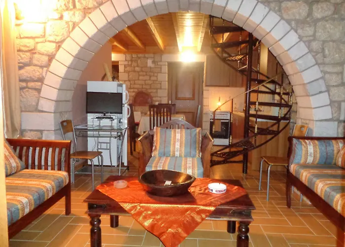 Menina Farm Kalamata Countryside בית כפרי *