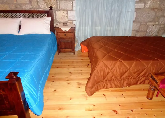 Menina Farm Kalamata Countryside בית כפרי *