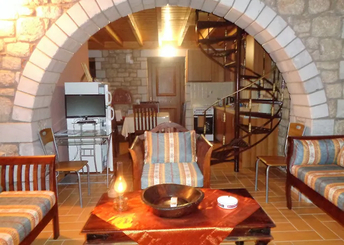 Menina Farm Kalamata Countryside בית כפרי Perivolákia