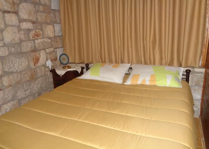 Menina Farm Kalamata Countryside בית כפרי