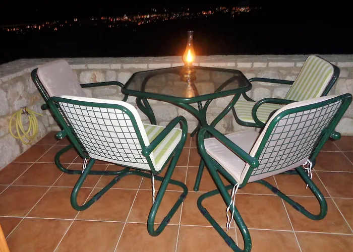 Menina Farm Kalamata Countryside בית כפרי