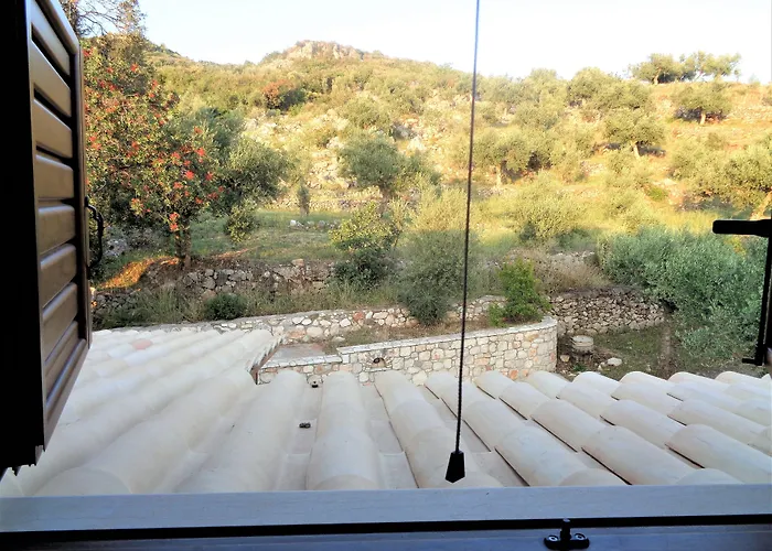 Menina Farm Kalamata Countryside בית כפרי *