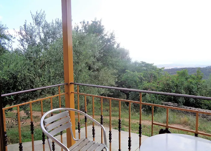 Menina Farm Kalamata Countryside בית כפרי