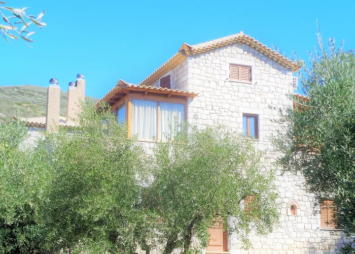 Menina Farm Kalamata Countryside בית כפרי