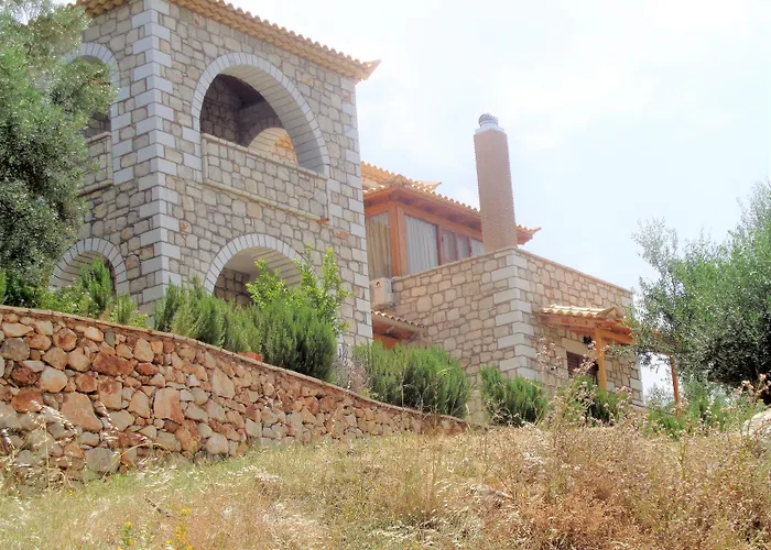 Menina Farm Kalamata Countryside בית כפרי