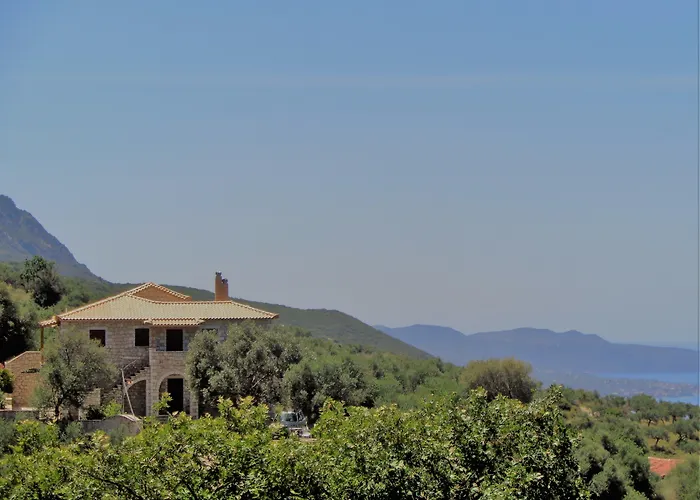 Menina Farm Kalamata Countryside בית כפרי *