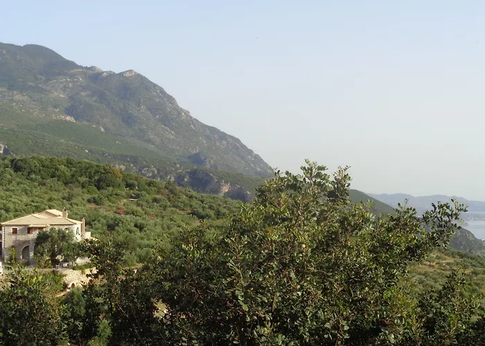 Menina Farm Kalamata Countryside בית כפרי *